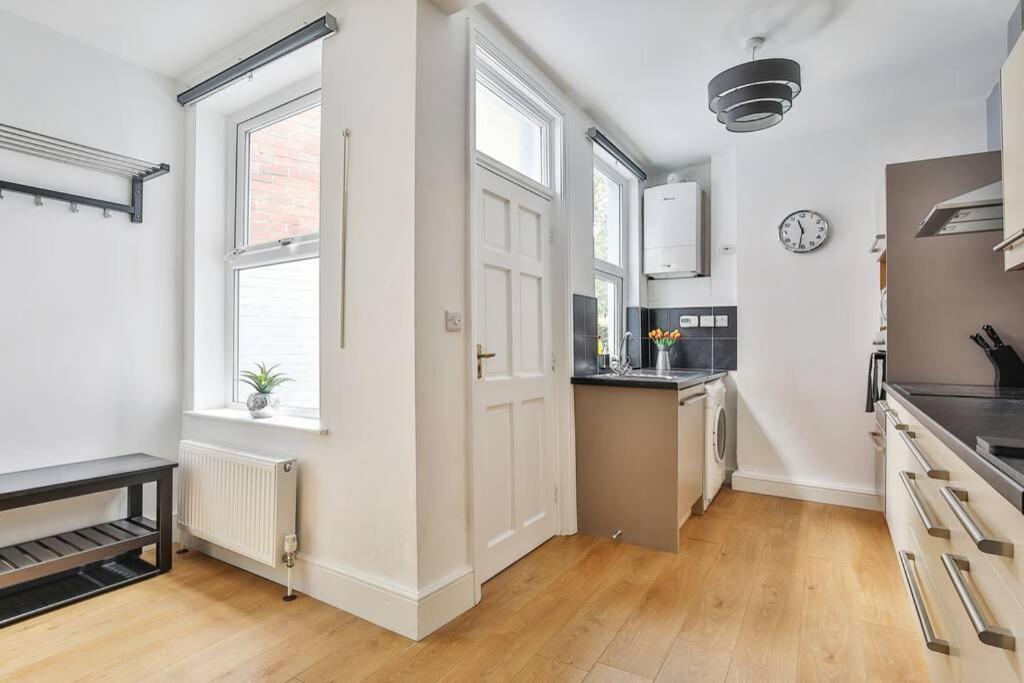 Refurbished Plush Property Great Transport Links Sheffield Exterior photo