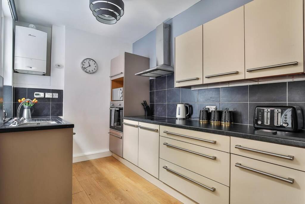 Refurbished Plush Property Great Transport Links Sheffield Exterior photo